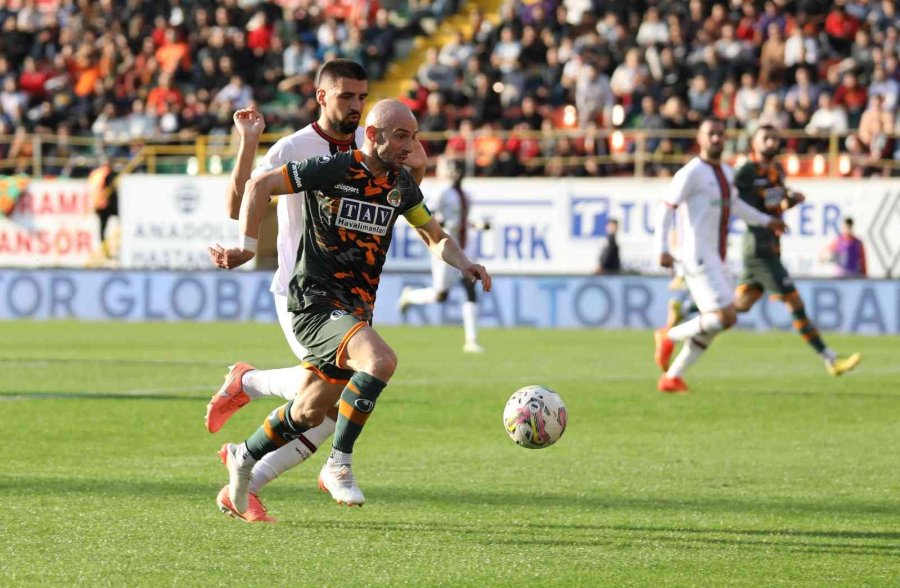Spor Toto Süper Lig: Alanyaspor: 1 Fatih Karagümrük:0 (ilk Yarı)