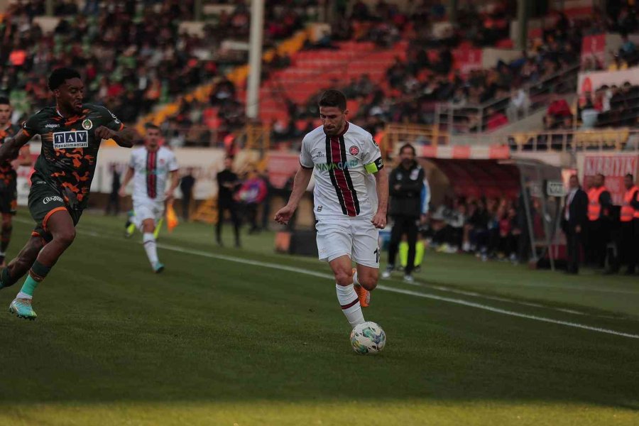 Spor Toto Süper Lig: Alanyaspor: 1 Fatih Karagümrük:0 (ilk Yarı)