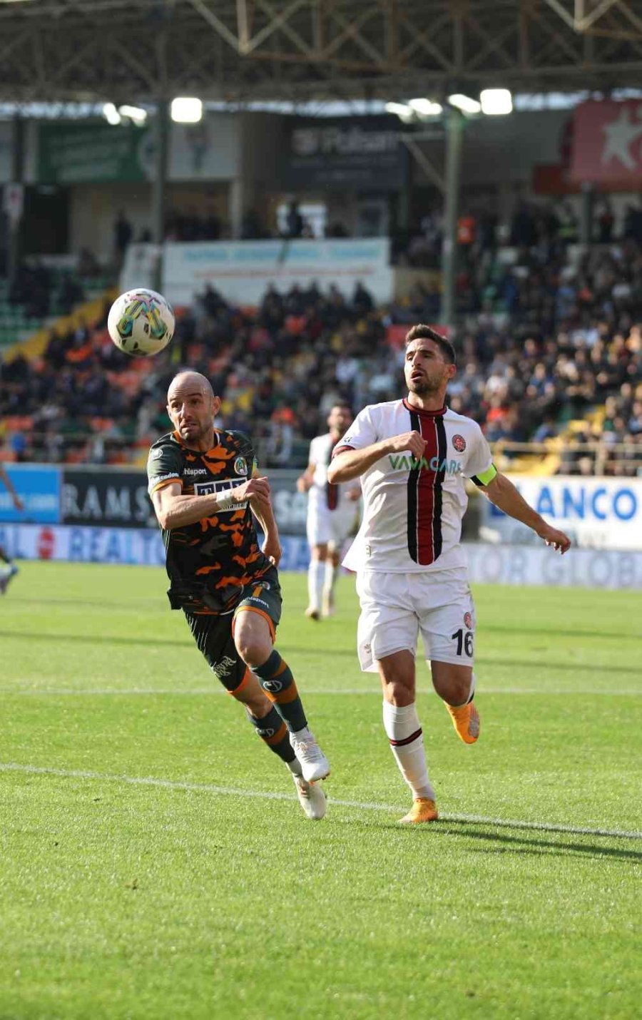 Spor Toto Süper Lig: Alanyaspor: 1 Fatih Karagümrük:0 (ilk Yarı)