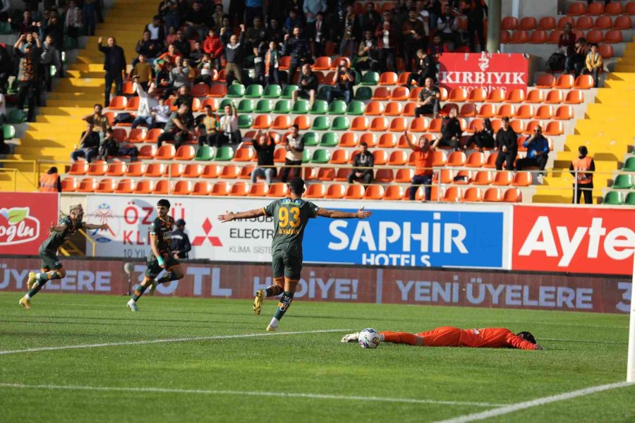 Spor Toto Süper Lig: Alanyaspor: 1 Fatih Karagümrük:0 (ilk Yarı)