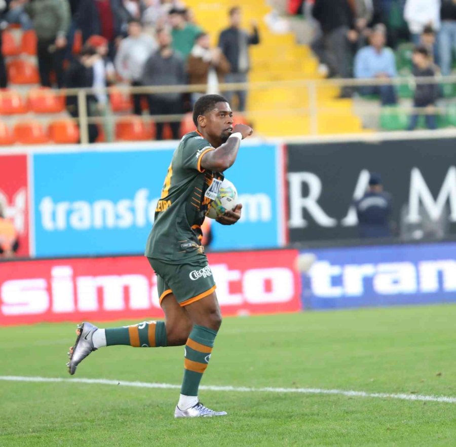 Spor Toto Süper Lig: Alanyaspor: 2 - Fatih Karagümrük: 2 (maç Sonucu)