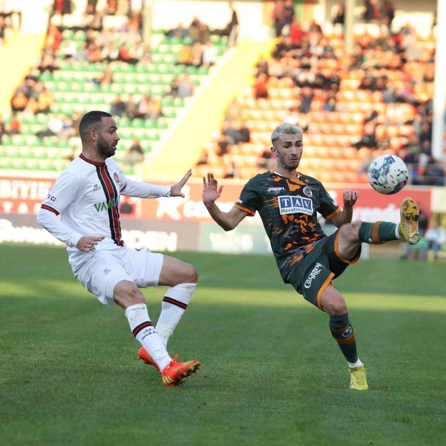 Spor Toto Süper Lig: Alanyaspor: 2 - Fatih Karagümrük: 2 (maç Sonucu)