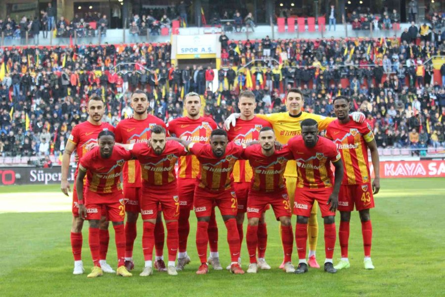 Spor Toto Süper Lig: Kayserispor: 0 - Beşiktaş: 2 (ilk Yarı)
