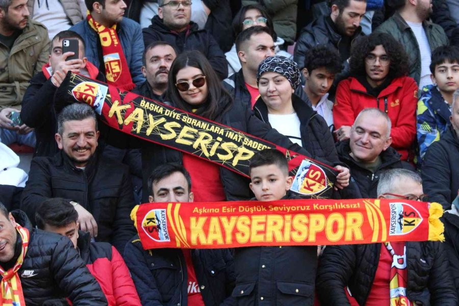 Spor Toto Süper Lig: Kayserispor: 0 - Beşiktaş: 2 (ilk Yarı)