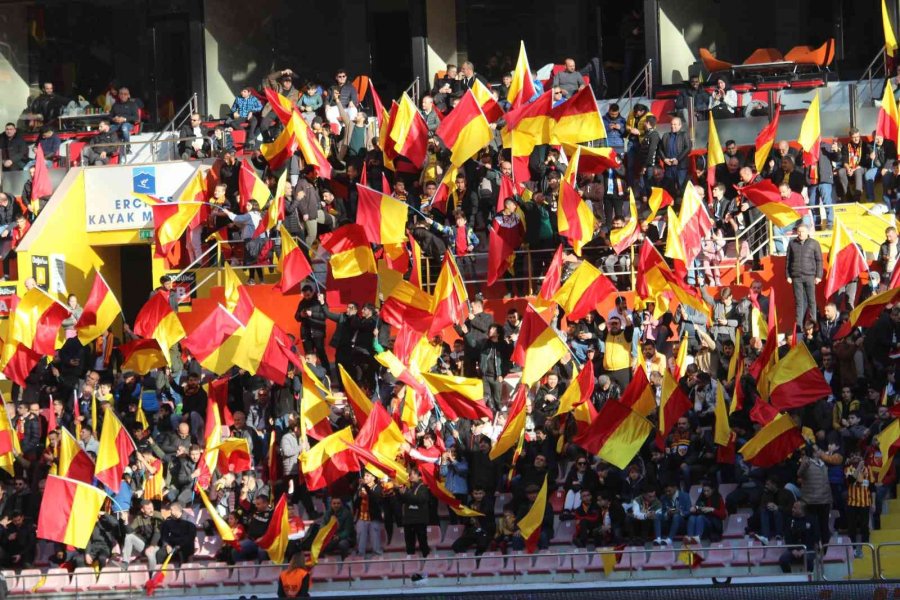 Spor Toto Süper Lig: Kayserispor: 0 - Beşiktaş: 2 (ilk Yarı)