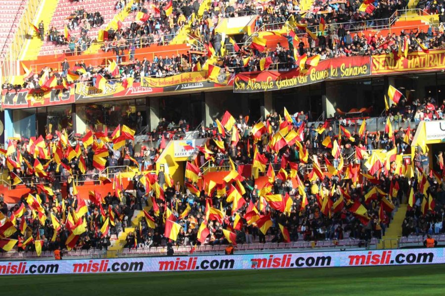 Spor Toto Süper Lig: Kayserispor: 0 - Beşiktaş: 2 (ilk Yarı)