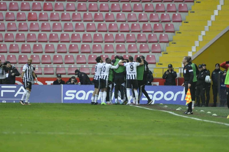 Spor Toto Süper Lig: Kayserispor: 0 - Beşiktaş: 2 (ilk Yarı)