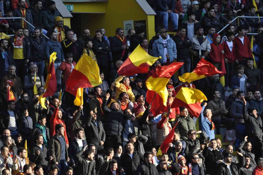 Spor Toto Süper Lig: Kayserispor: 0 - Beşiktaş: 2 (ilk Yarı)