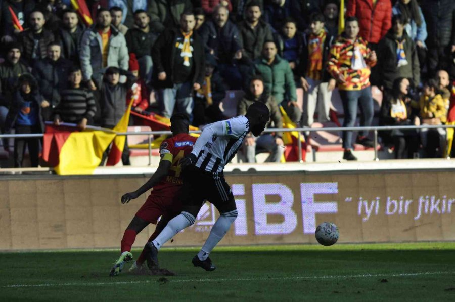 Spor Toto Süper Lig: Kayserispor: 0 - Beşiktaş: 2 (ilk Yarı)