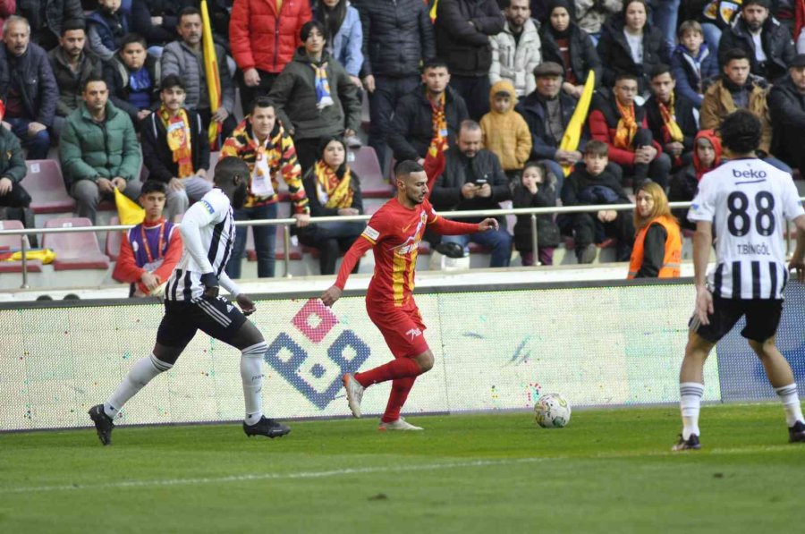 Spor Toto Süper Lig: Kayserispor: 0 - Beşiktaş: 2 (ilk Yarı)