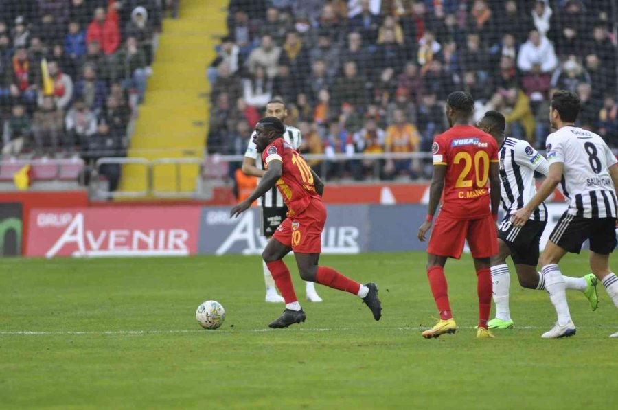 Spor Toto Süper Lig: Kayserispor: 0 - Beşiktaş: 2 (ilk Yarı)