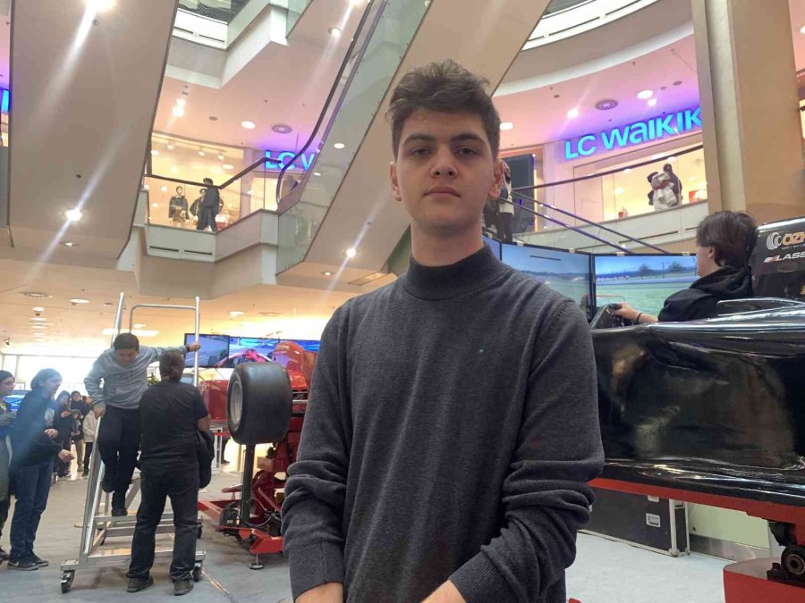 Alışveriş Yapmaya Gelen Ziyaretçiler Pistin Tozunu Arttırdılar