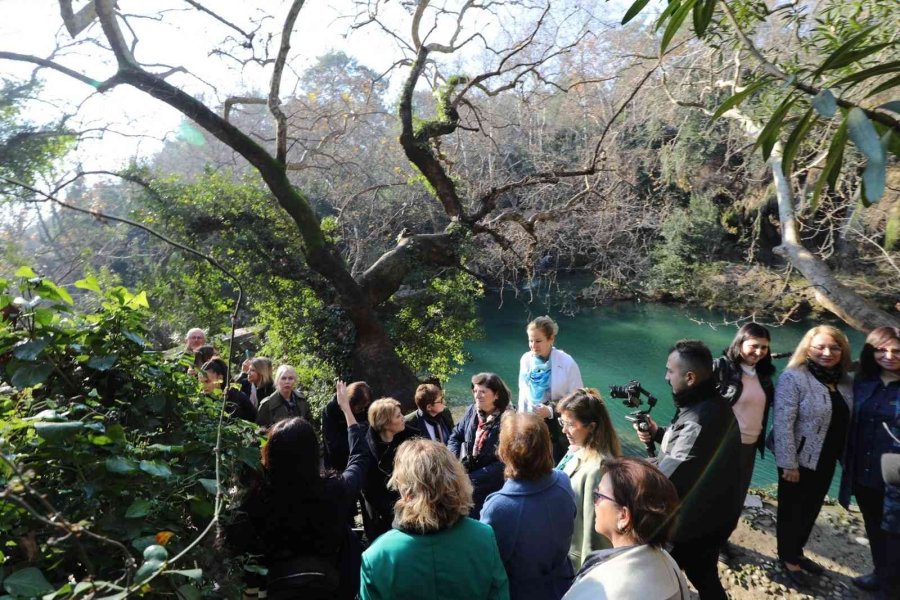 Aü Rektörü Özkan, Türkiye’deki Kadın Rektör Ve Rektör Yardımcılarını Ağırladı
