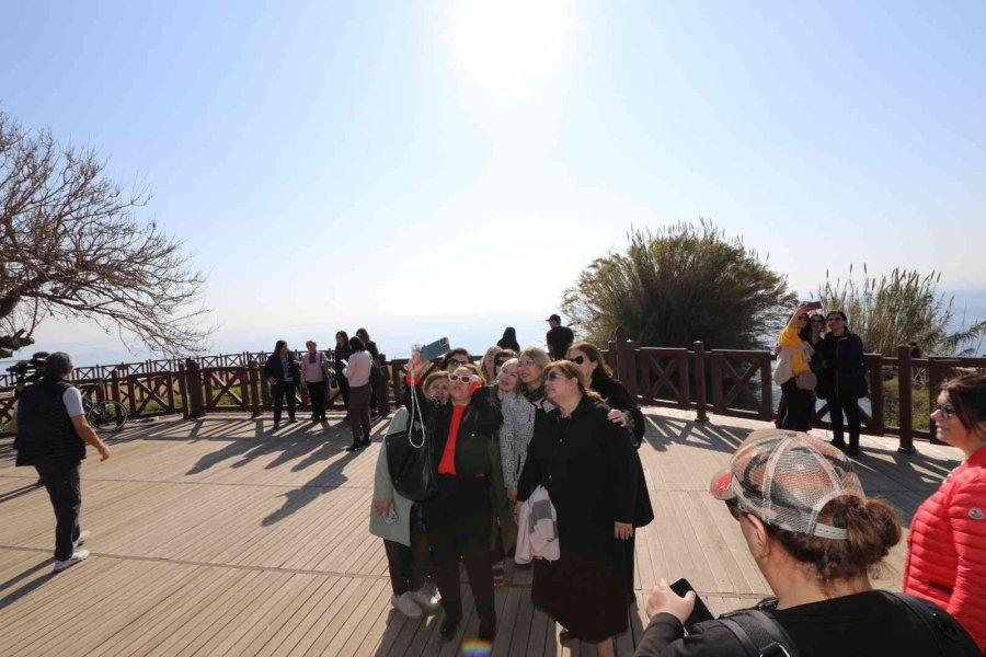 Aü Rektörü Özkan, Türkiye’deki Kadın Rektör Ve Rektör Yardımcılarını Ağırladı