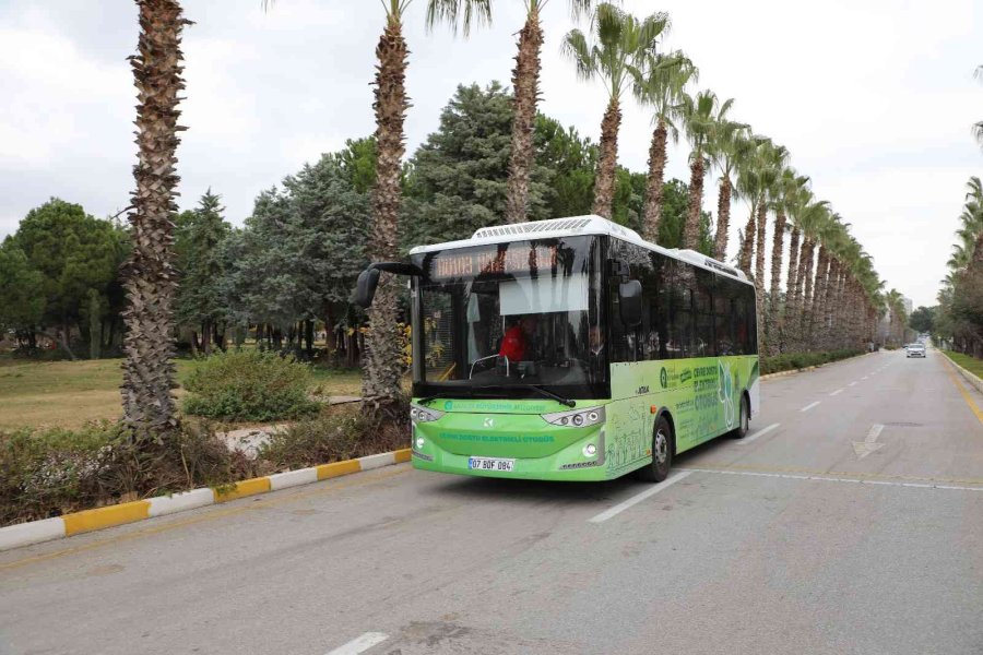 Çevre Dostu Elektrikli Otobüsler Ücretsiz Olarak Öğrencilerin Hizmetinde