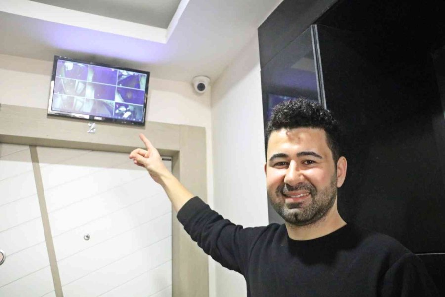 Sekerek Geldiği Apartmanda, Eşyaları Çalıp Topladıkça İyileşti