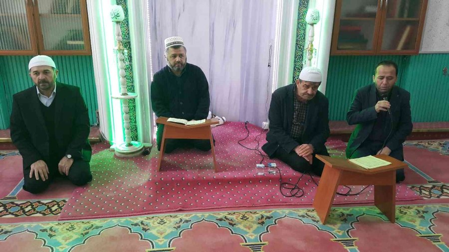 Şehitler Ve Ahirete Göç Etmişler İçin Kur’an-ı Kerim Ve Mevlid-i Şerif Okutuldu