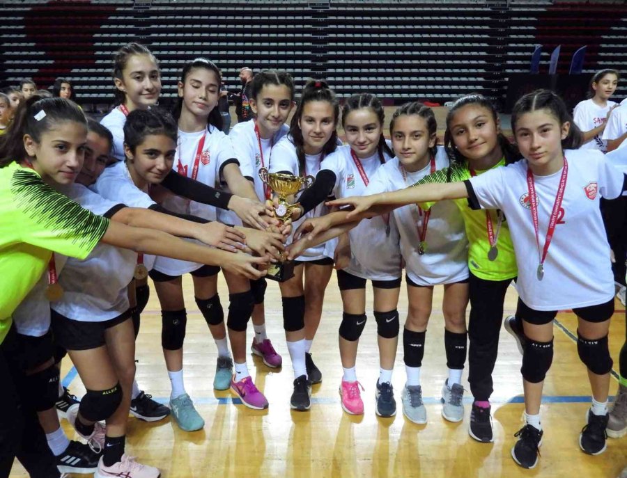 Hentbolde Kepez Rüzgarı