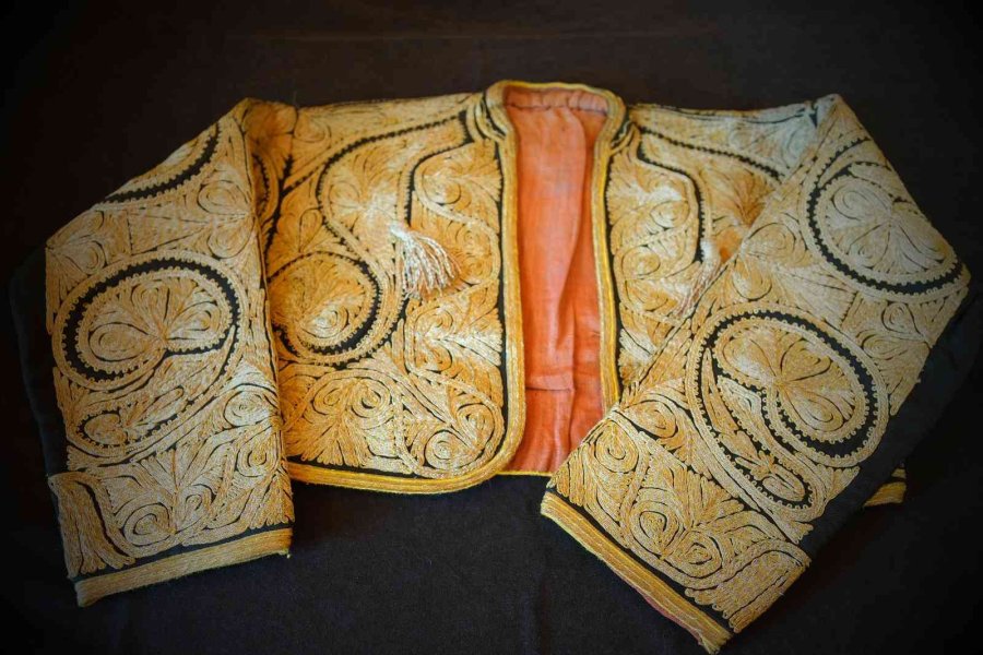 ’sivrihisar Sarkası’ Dünyaca Ünlü Moda Tasarımcılarının Gözdesi Oldu