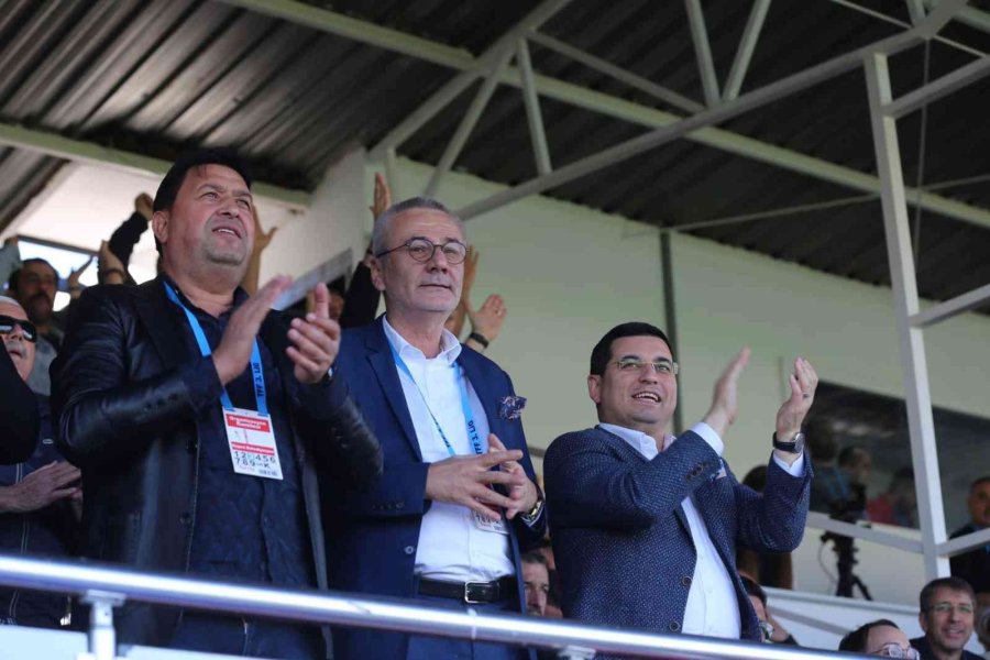 Kepez Belediyespor Zirveyi Korudu