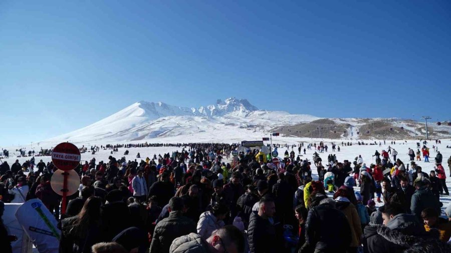 Erciyes Hafta Sonu 100 Bin Misafir Ağırladı