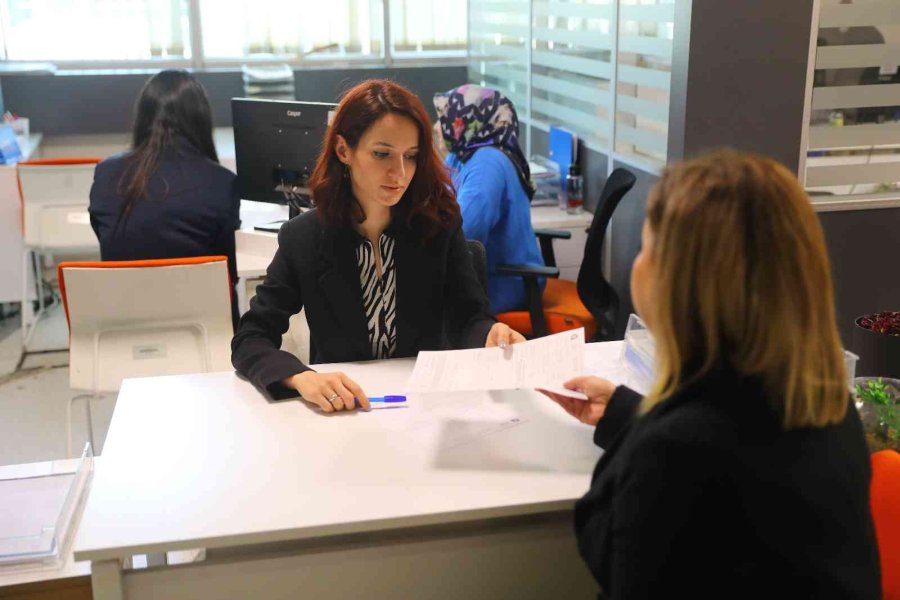 Büyükşehir Belediyesi İş Danışmanlık Ofisi 2022 Yılında 2 Bin 106 Kişiye İş Buldu