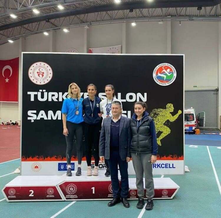 Eskişehirli Sporcular Salon Şampiyonası’na Damga Vurmaya Devam Ediyor