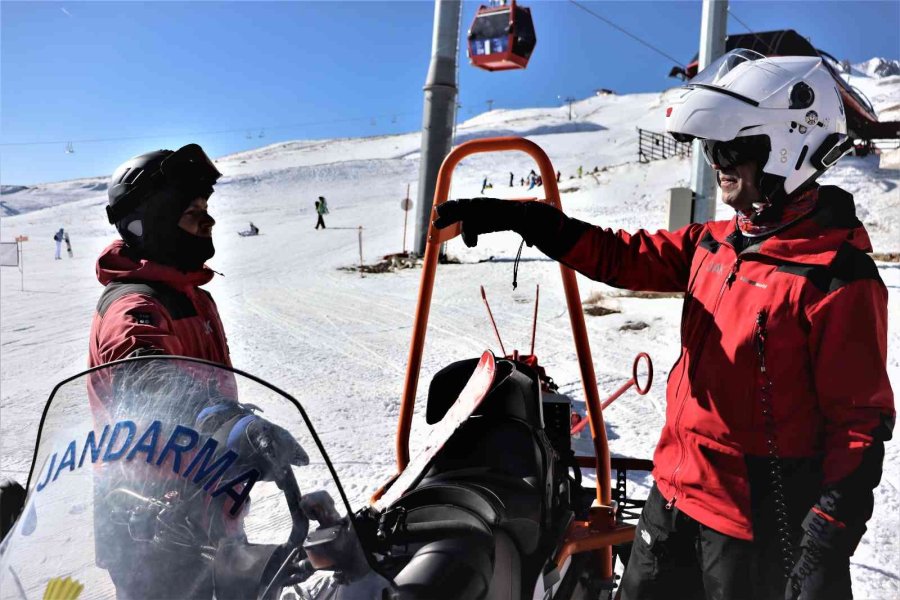 Erciyes’in Görünmeyen Kahramanları: Jak Timleri