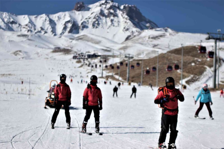 Erciyes’in Görünmeyen Kahramanları: Jak Timleri