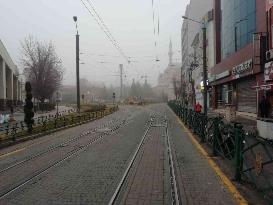 Eskişehir Güne Sisle Uyandı