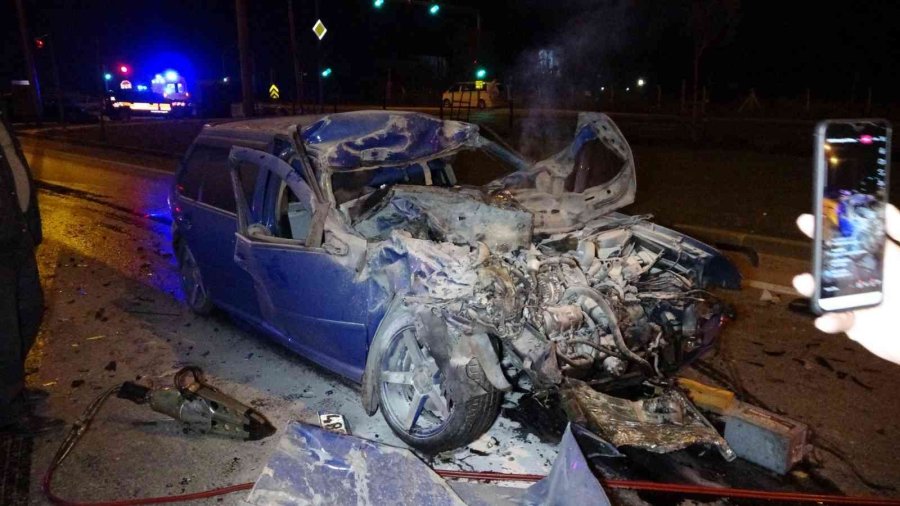 Ehliyetine Alkolden 2042 Yılına Kadar El Konulan Sürücü Alkollü Halde Kamyona Arkadan Çarpıp Öldü