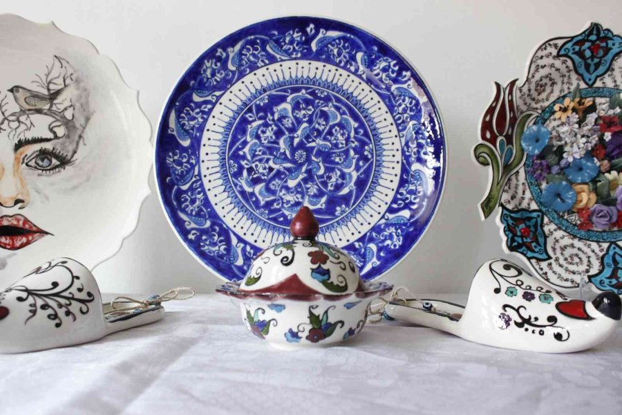 Çini Ustası Yetiştirebilmek İçin 56 Yaşından Sonra Liseye Başladı