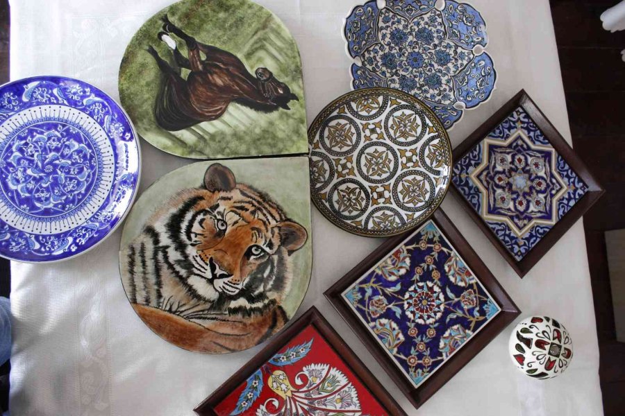 Çini Ustası Yetiştirebilmek İçin 56 Yaşından Sonra Liseye Başladı