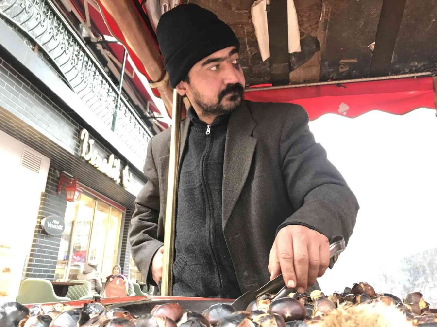 Bayılsa Da Tezgahının Başından Ayrılmıyor