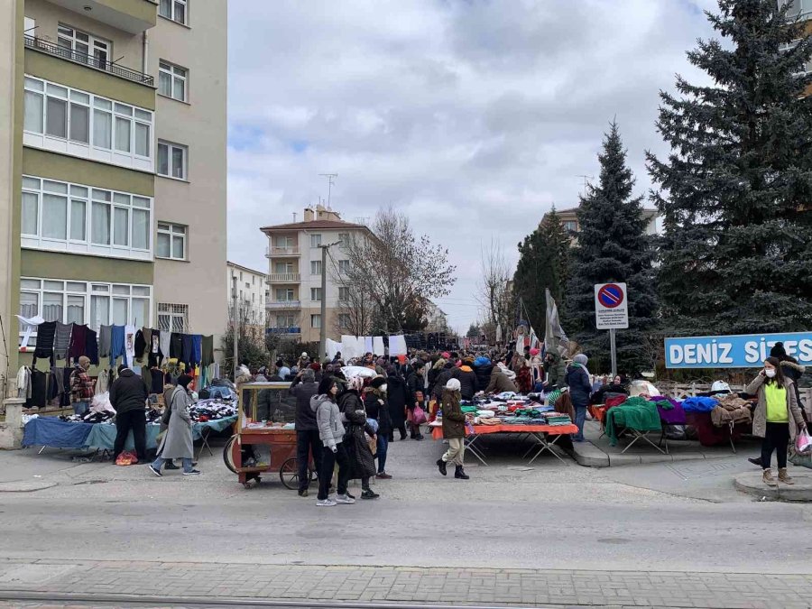 Semt Pazarı Tıklım Tıklım