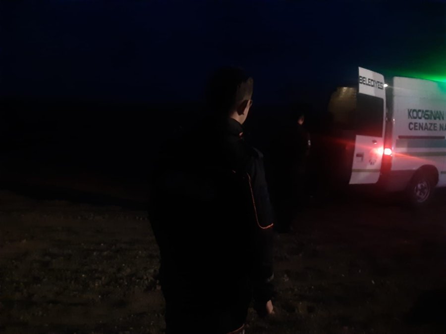 Gölete Devrilen İş Makinesinin Operatörü Hayatını Kaybetti