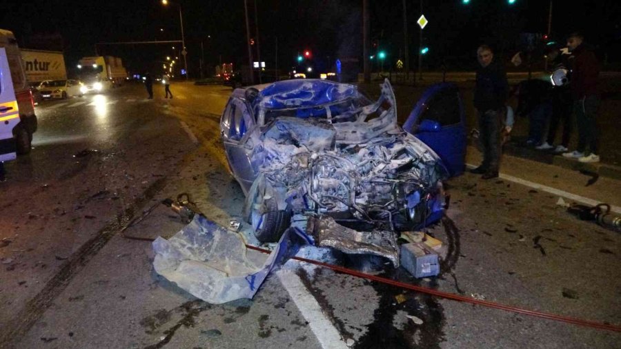 Ehliyetine Alkolden 2042 Yılına Kadar El Konulan Sürücü Alkollü Halde Kamyona Arkadan Çarpıp Öldü