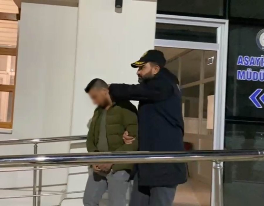 Konya’da Ailesinin Kayıp İlanı Verdiği Şahıs Hırsızlıkla Meşgulmüş