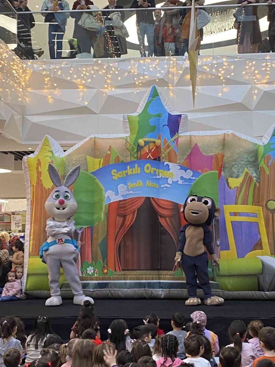 Akıllı Tavşan Momo, Tuna Life Center’da Çocuklarla Buluştu