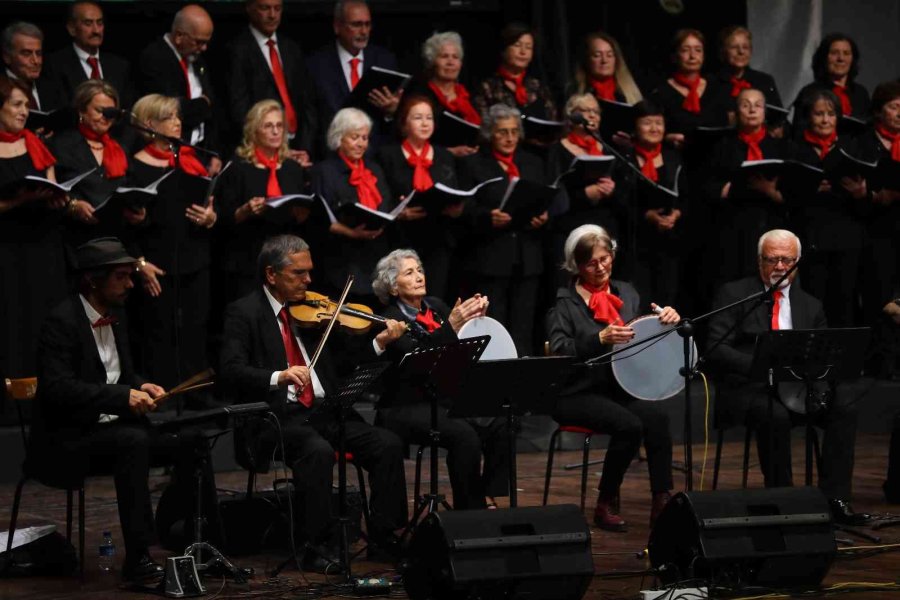 Aktif Yaşlı Merkezi Üyeleri Sanatla Tazelendi