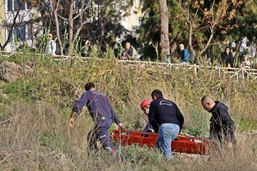 Falezlerden Düşen Yaşlı Adam 1 Saatlik Çalışayla Kurtarıldı