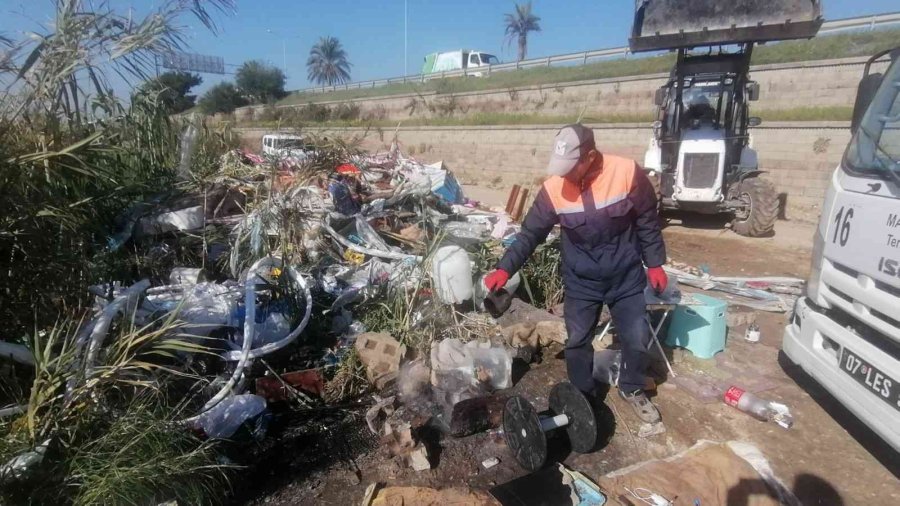 Çöple Kaplı Baraka Çadıra Uyuşturucu Operasyonu