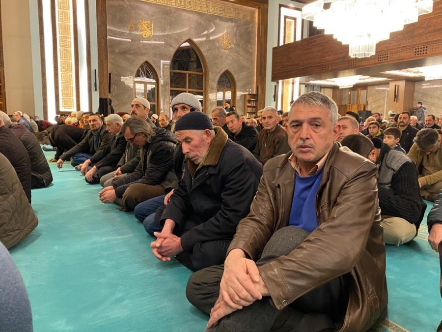 Kayseri’de Regaip Kandili’nde Camiler Doldu