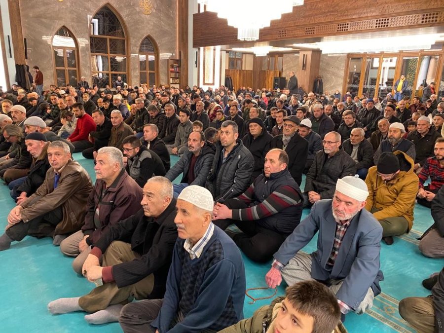 Kayseri’de Regaip Kandili’nde Camiler Doldu