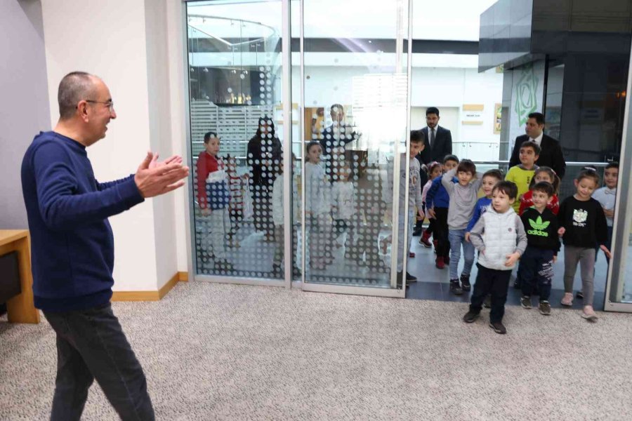 Başkan Kavuş Çocuklarla Şivlilik Topladı