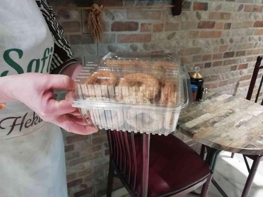 Kandil Simidi Tezgahlardaki Yerini Aldı