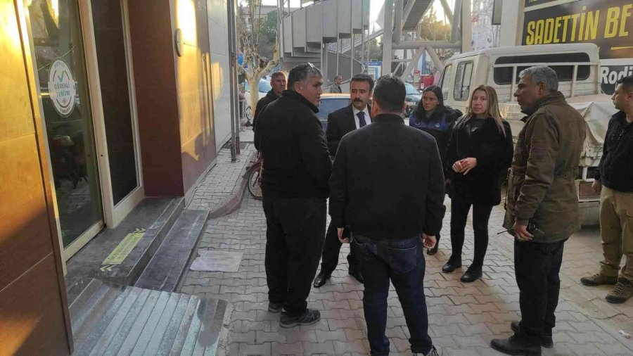 Evlere Kadar Giren Koku Mahalleliyi Tedirgin Etti