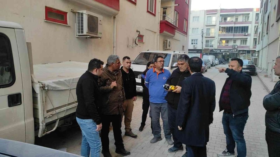 Evlere Kadar Giren Koku Mahalleliyi Tedirgin Etti