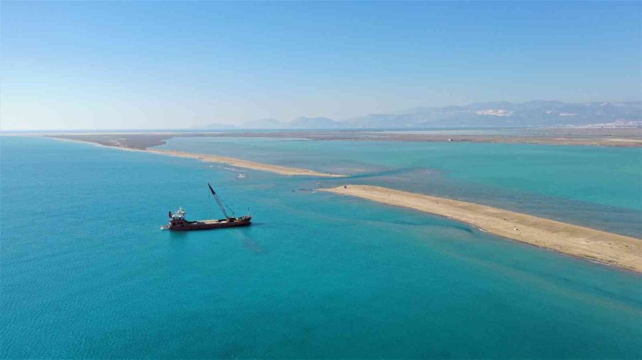 Mersin’de Deniz Kıyısına 2 Bin Metrelik Koruma Kalkanı