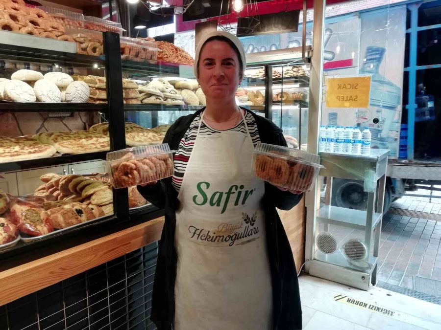 Kandil Simidi Tezgahlardaki Yerini Aldı